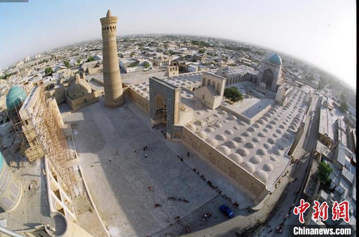 图为2019年中铁西北院深度参与的乌兹别克斯坦希瓦古城修复加固工程。(资料图) 中铁西北院供图 图为2019年中铁西北院深度参与的乌兹别克斯坦希瓦古城修复加固工程。(资料图) 中铁西北院供图